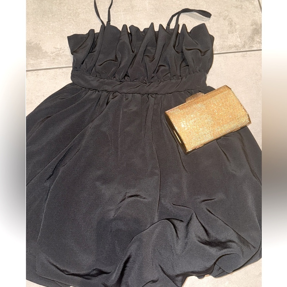 THIRTY THIRTY Black Ruffled bodice bubble skirt Mini
Dress with empire waist M